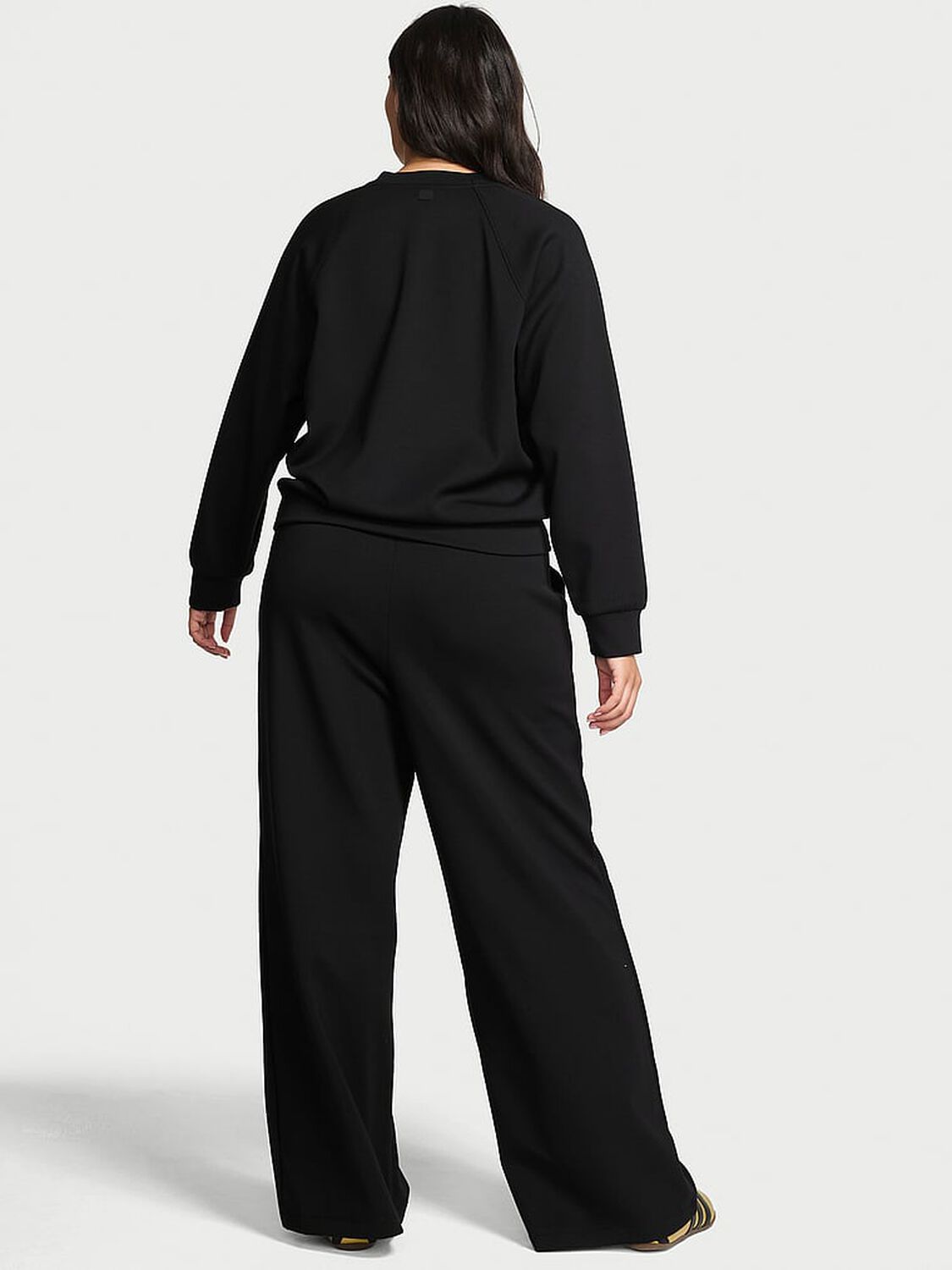 vs Vsx VSX Winter Featherweight Knit 2-Piece Lounge Set Pure Black 2 of 2 