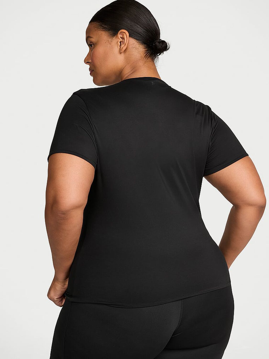 vs Victoria's Secret Bodywear by Victoria with FeatherSoft™ Innovation Tee Black 2 of 4 
