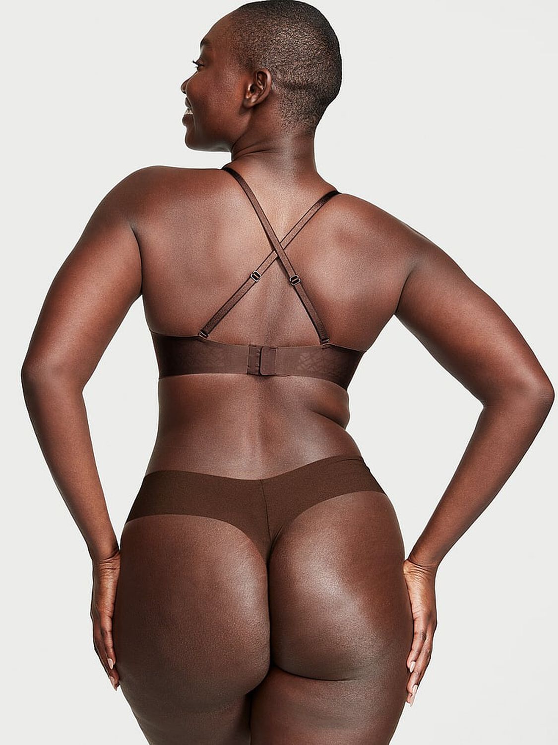 vs No-Show No-Show Thong Panty Ganache 2 of 3 