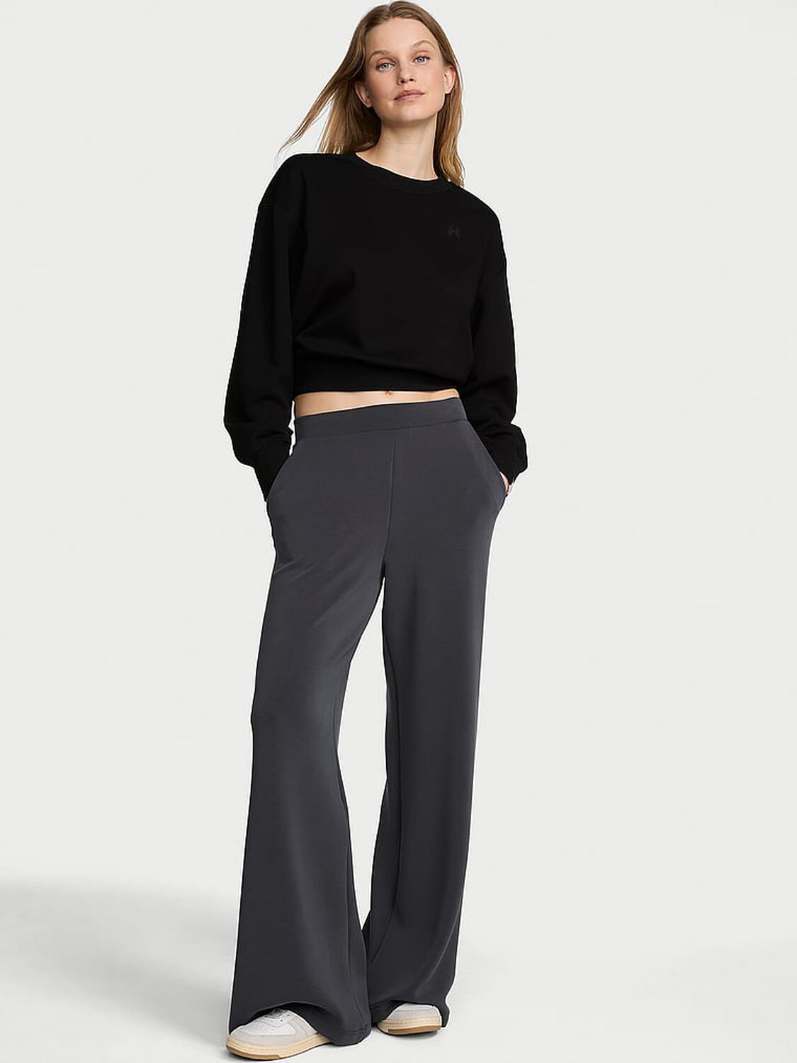 vs Vsx Featherweight Knit Wide-Leg Pant Pure Black 1 of 2 